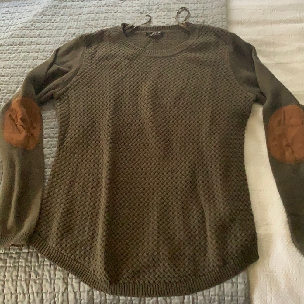 EUC olive green sweater.